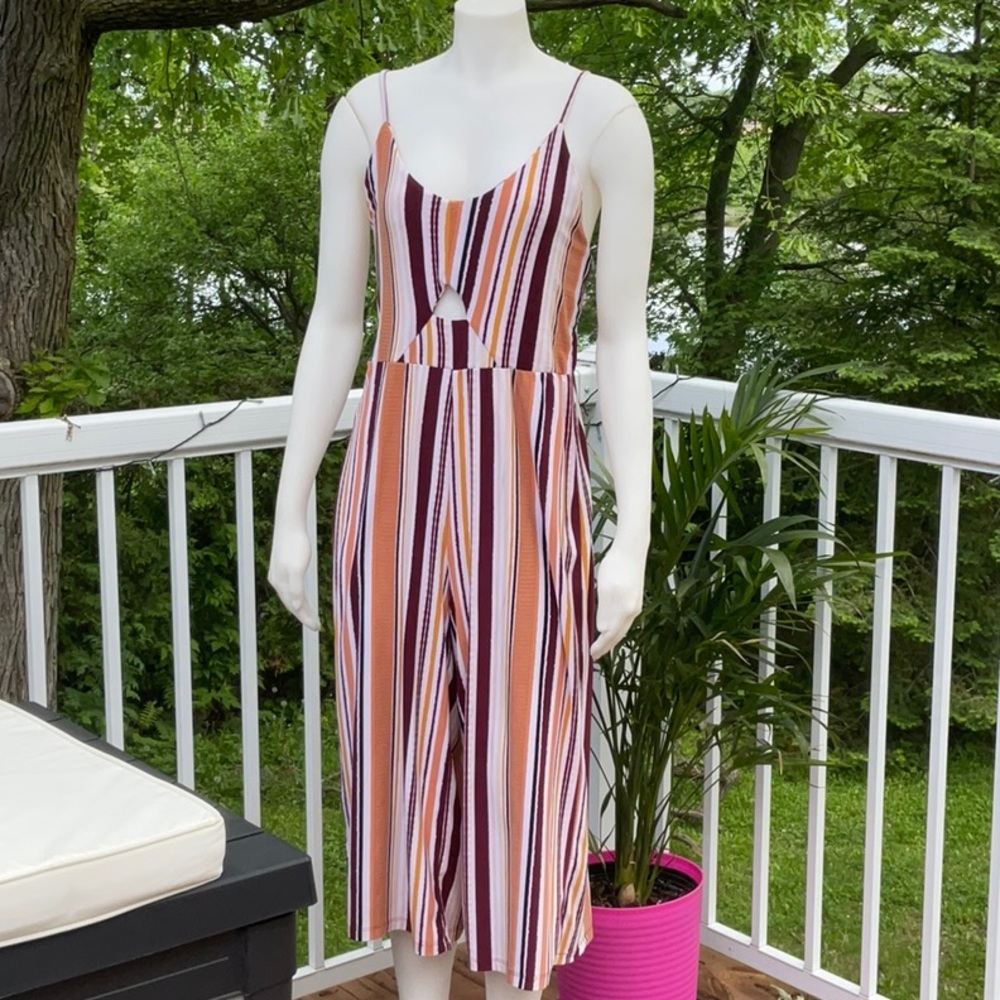 🔥$5 SALE! SWS cropped cutout wide leg romper/ jumpsuit sz L